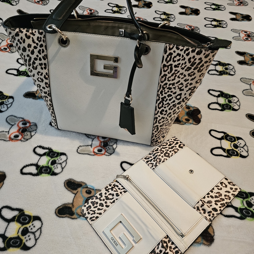 Guess White and Black Tote Bag with Chic Design
